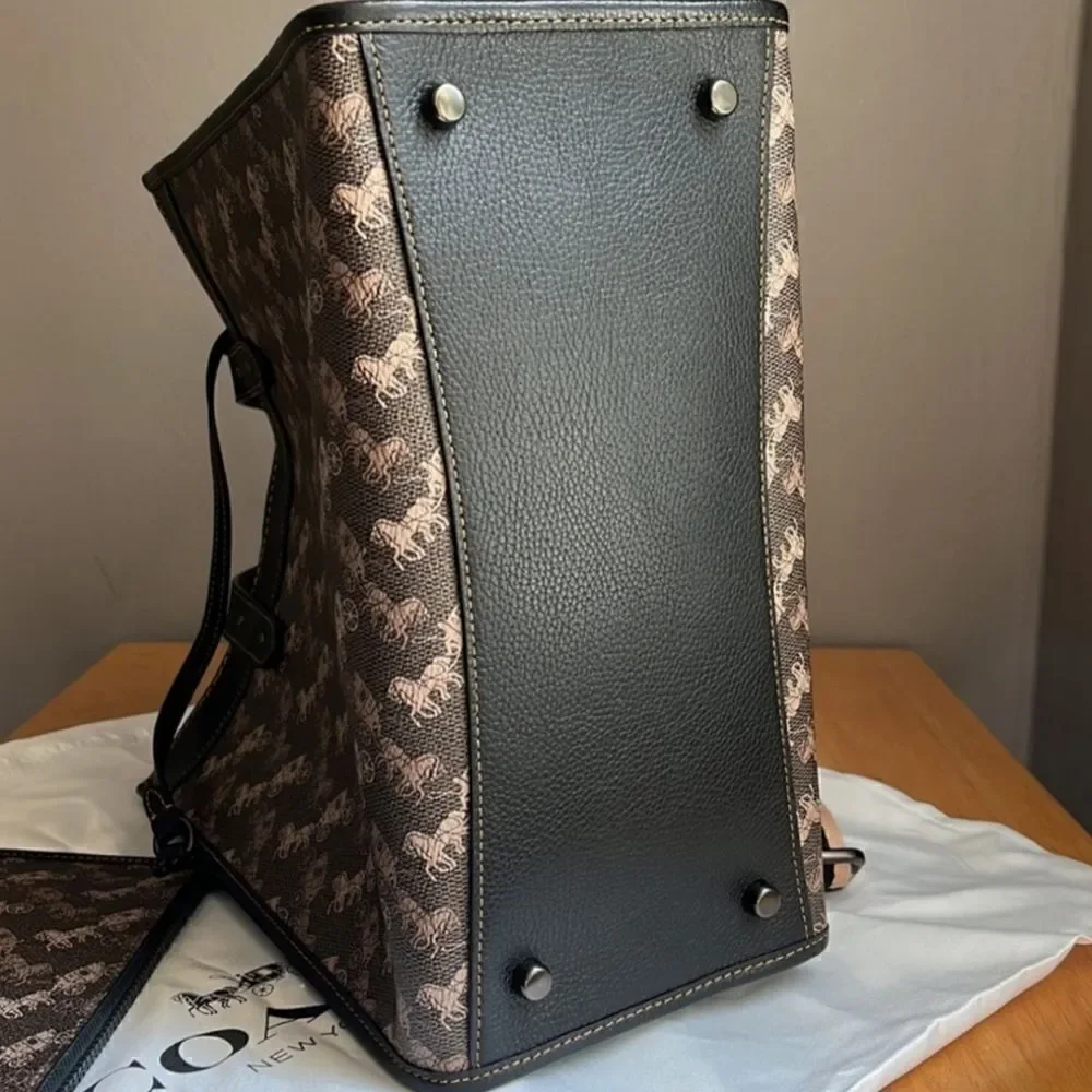 NWOT Coach Field Large Tote and Wristlet